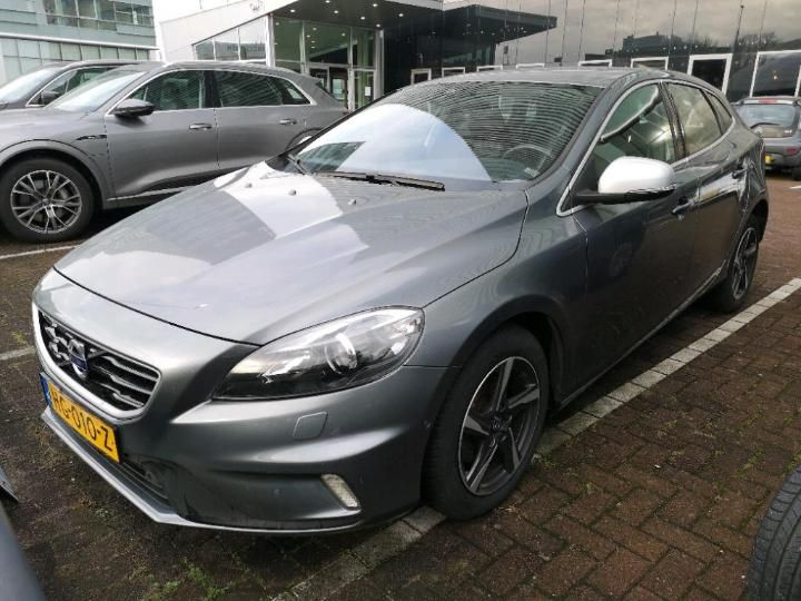 VOLVO V40 2015 yv1mv7431g2303274