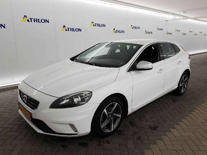 VOLVO V40 2015 yv1mv7431g2303411