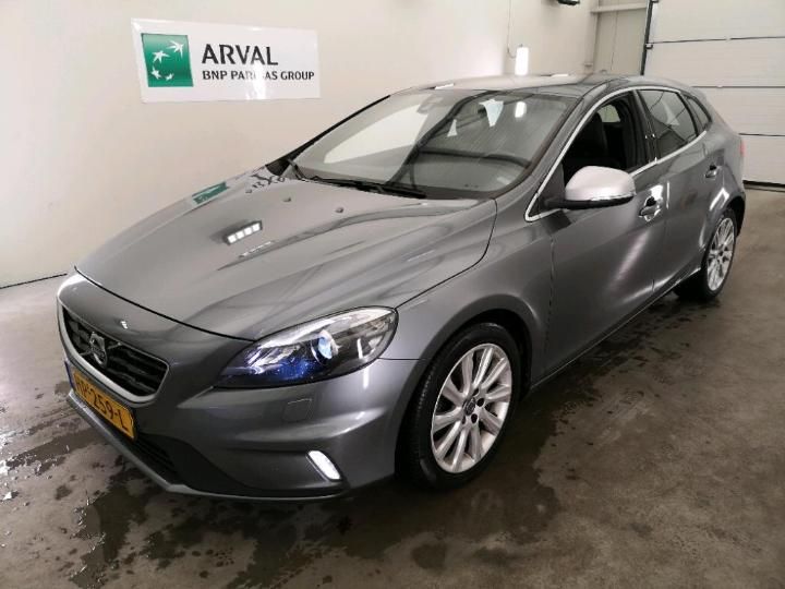 VOLVO V40 2015 yv1mv7431g2303700