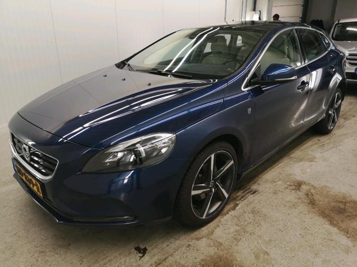 VOLVO V40 2015 yv1mv7431g2303758