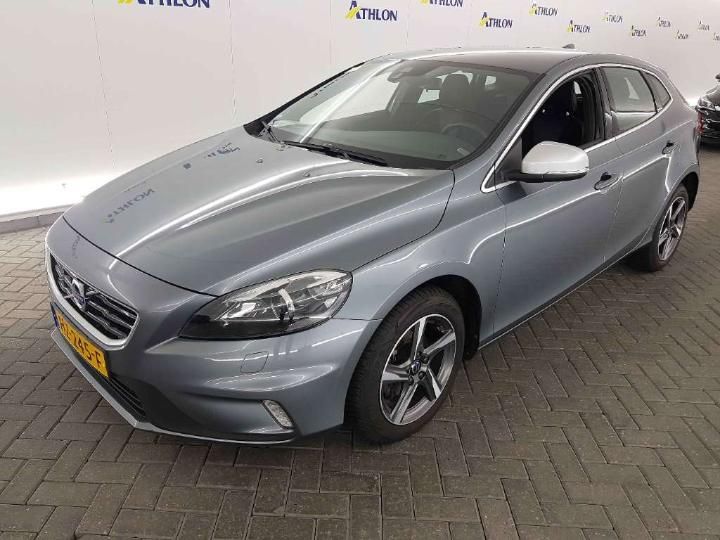 VOLVO V40 2016 yv1mv7431g2303760