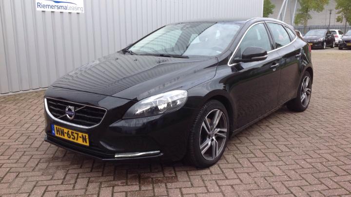 VOLVO V40 2015 yv1mv7431g2303779