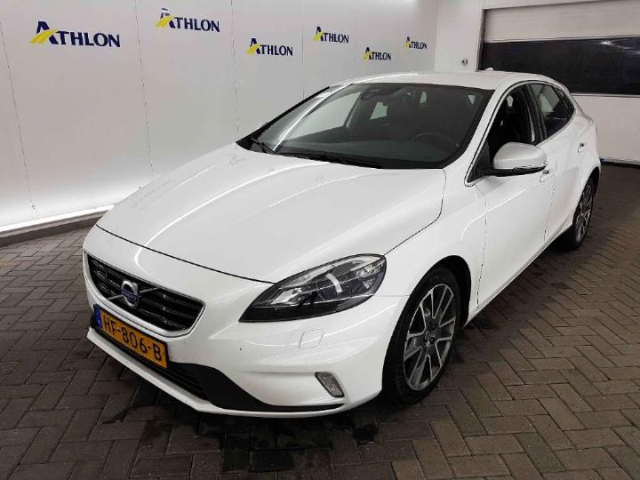 VOLVO V40 2015 yv1mv7431g2303848