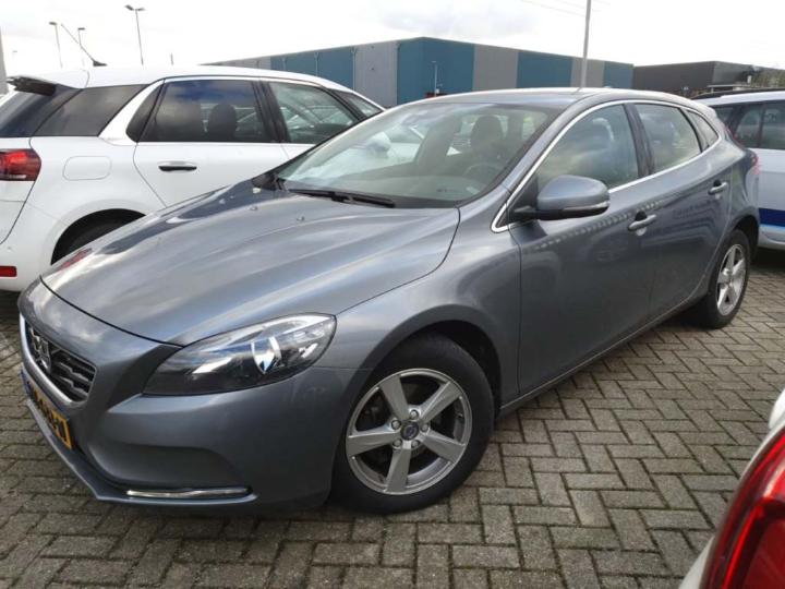 VOLVO V40 2015 yv1mv7431g2303966