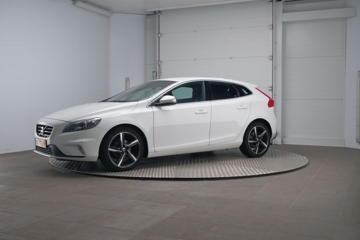 VOLVO V40 2015 yv1mv7431g2303967