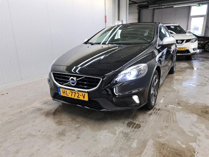 VOLVO V40 2015 yv1mv7431g2304038