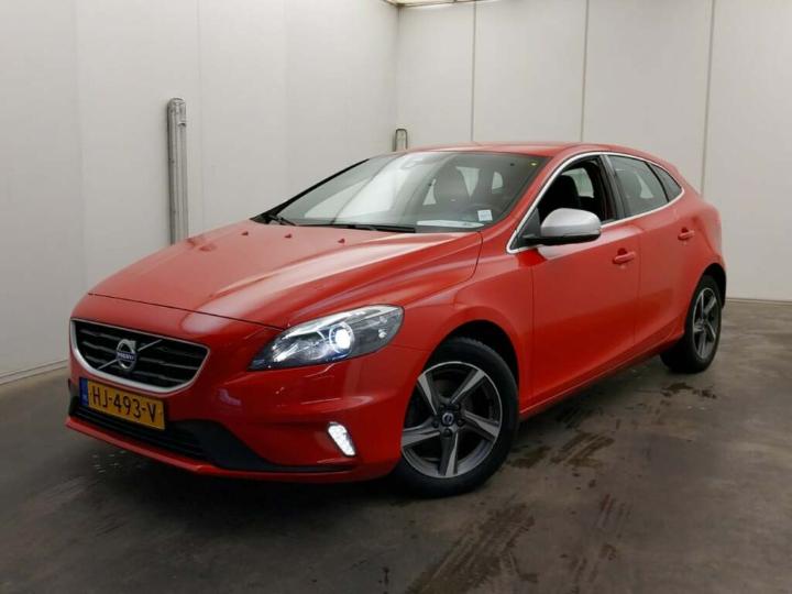 VOLVO V40 2015 yv1mv7431g2304053