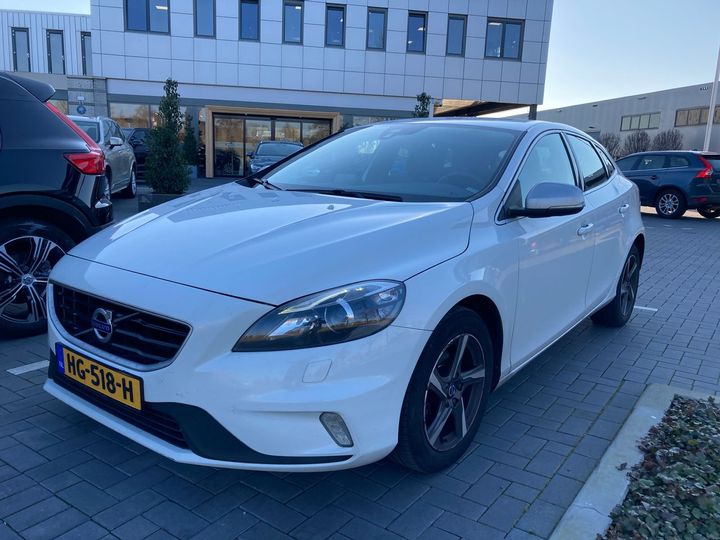 VOLVO V40 2015 yv1mv7431g2304180