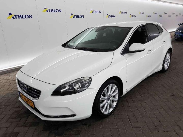 VOLVO V40 2015 yv1mv7431g2304395