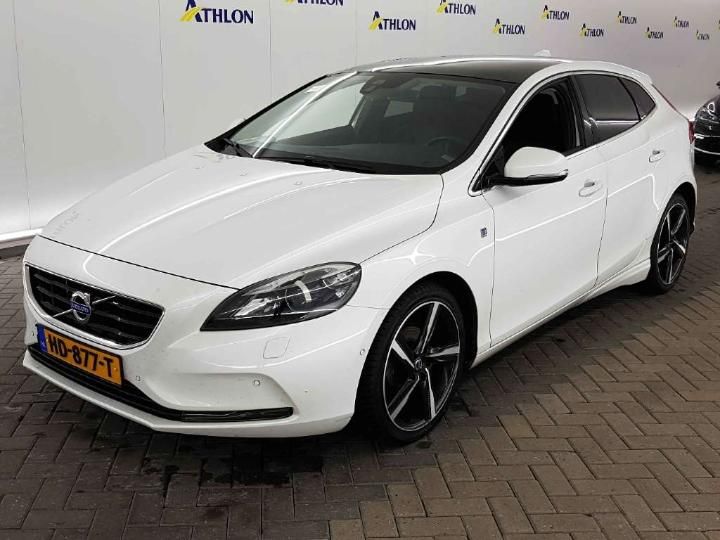 VOLVO V40 2015 yv1mv7431g2304517