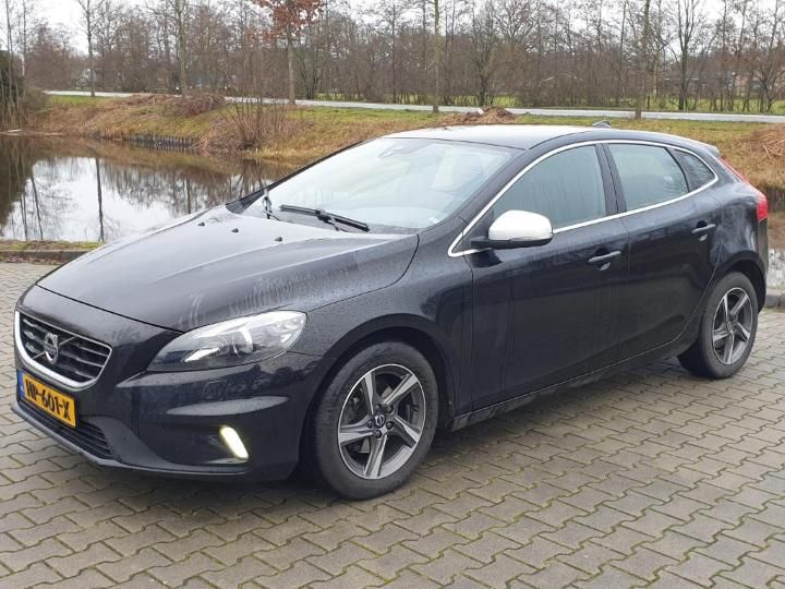 VOLVO V40 2015 yv1mv7431g2304583