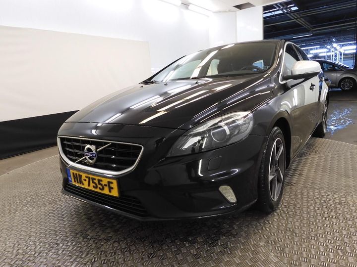 VOLVO V40 2015 yv1mv7431g2304764