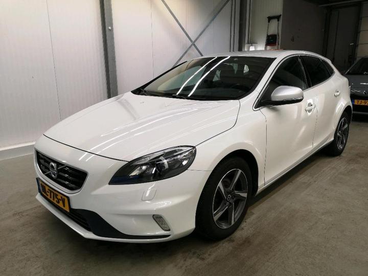 VOLVO V40 2015 yv1mv7431g2304879