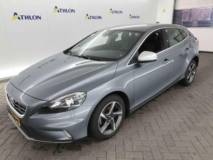 VOLVO V40 2015 yv1mv7431g2304885