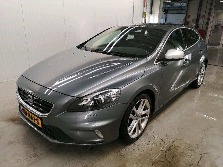 VOLVO V40 2015 yv1mv7431g2305029