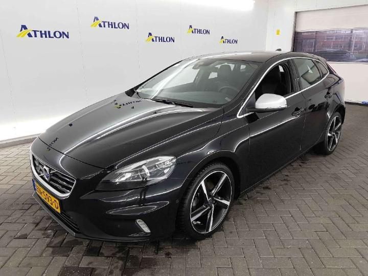 VOLVO V40 2015 yv1mv7431g2305047