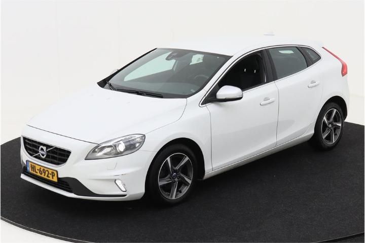 VOLVO V40 2015 yv1mv7431g2305285