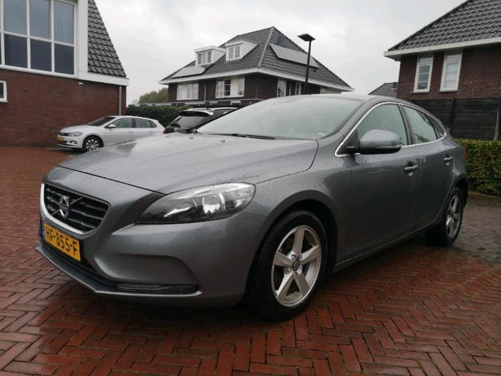 VOLVO V40 2015 yv1mv7431g2305288