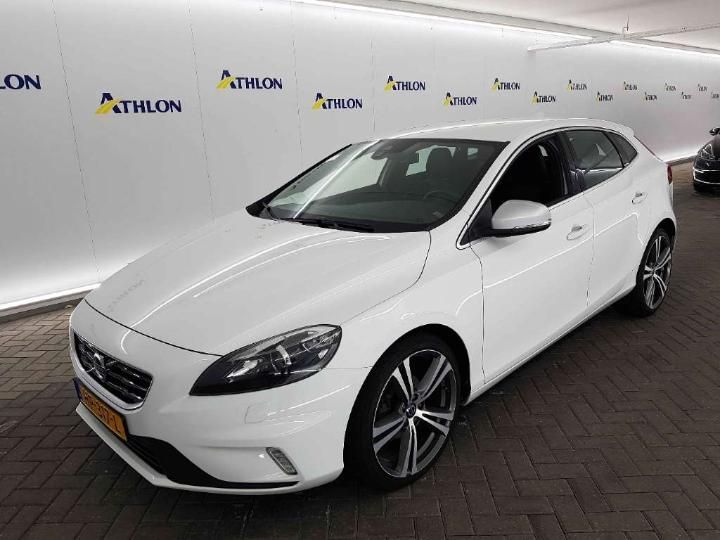 VOLVO V40 2015 yv1mv7431g2305315