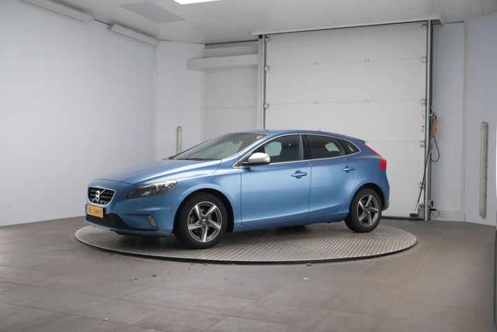 VOLVO V40 2015 yv1mv7431g2305326