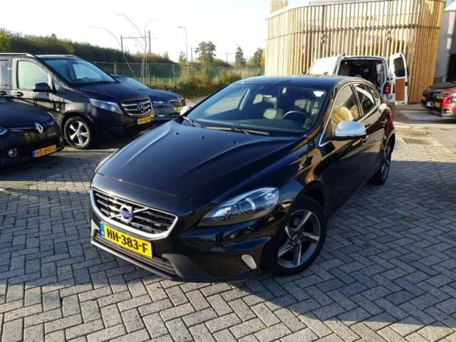 VOLVO V40 2015 yv1mv7431g2305386