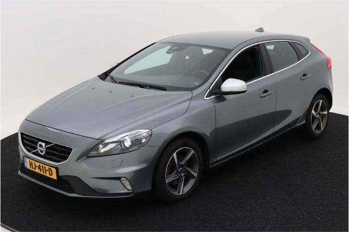 VOLVO V40 2015 yv1mv7431g2305476