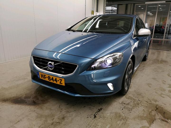 VOLVO V40 2015 yv1mv7431g2305514