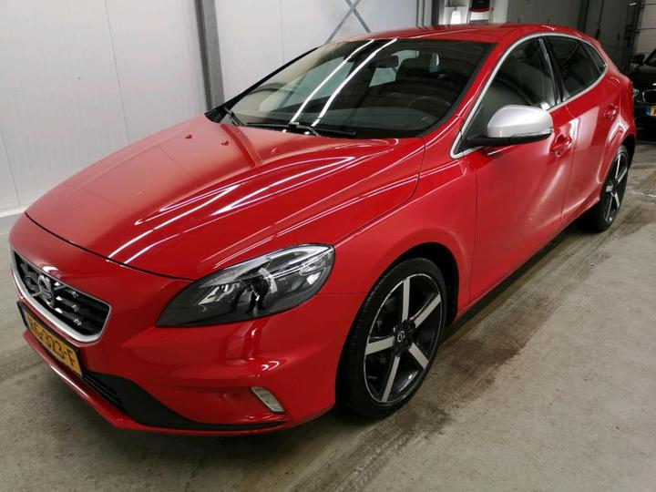 VOLVO V40 2015 yv1mv7431g2305600