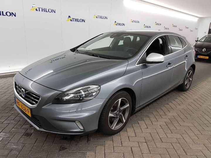 VOLVO V40 2015 yv1mv7431g2305630