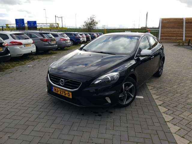 VOLVO V40 2015 yv1mv7431g2305645