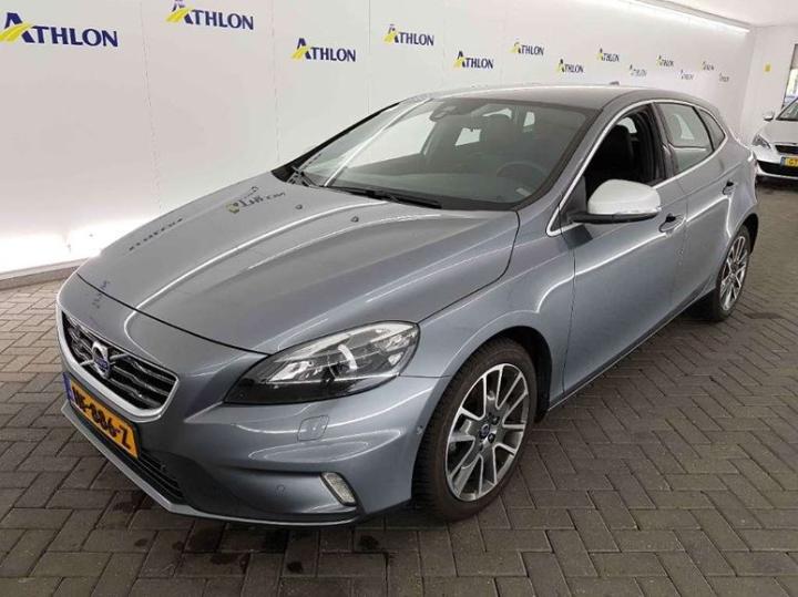 VOLVO V40 2015 yv1mv7431g2305658