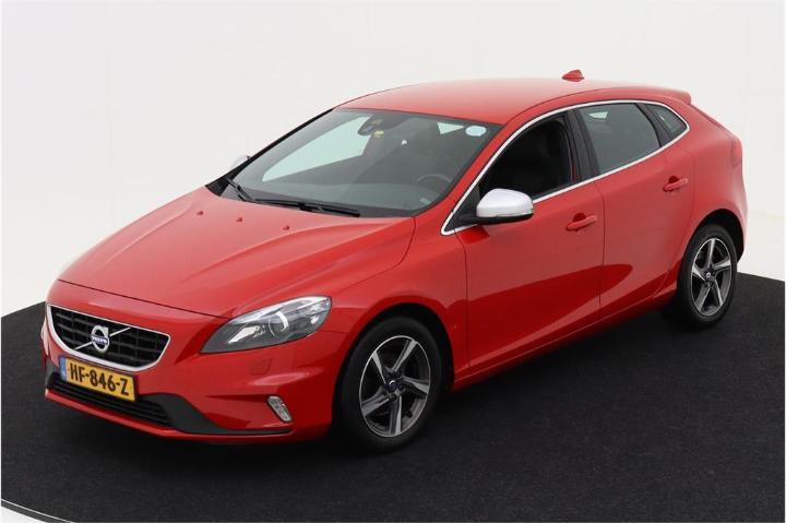 VOLVO V40 2015 yv1mv7431g2305846