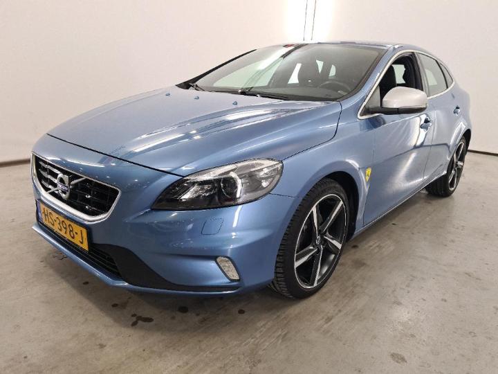 VOLVO V40 2015 yv1mv7431g2306030