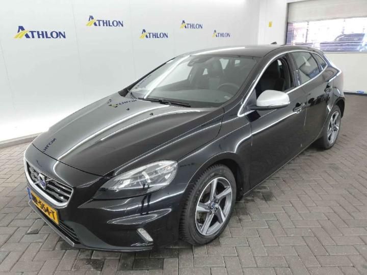 VOLVO V40 2015 yv1mv7431g2306045