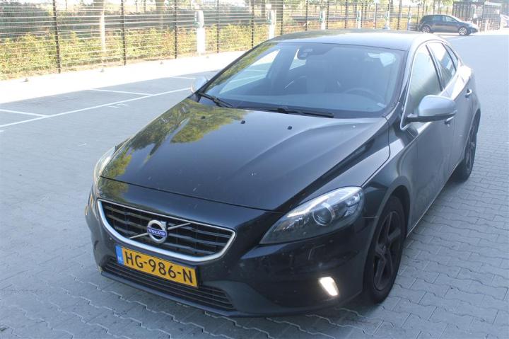 VOLVO V40 2015 yv1mv7431g2306085