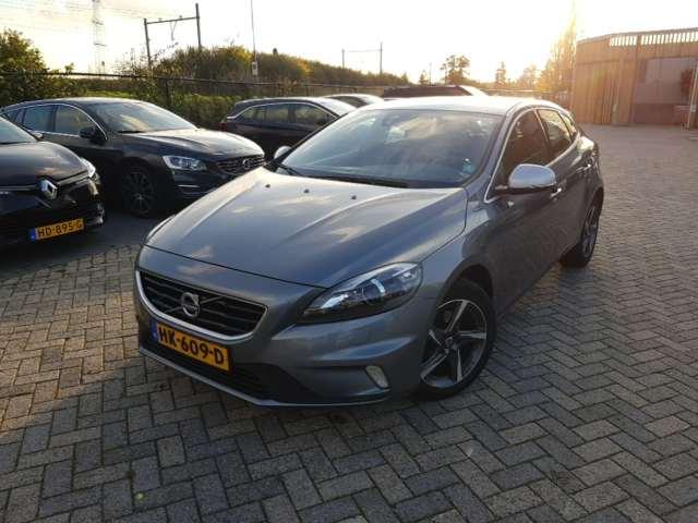 VOLVO V40 2015 yv1mv7431g2306409