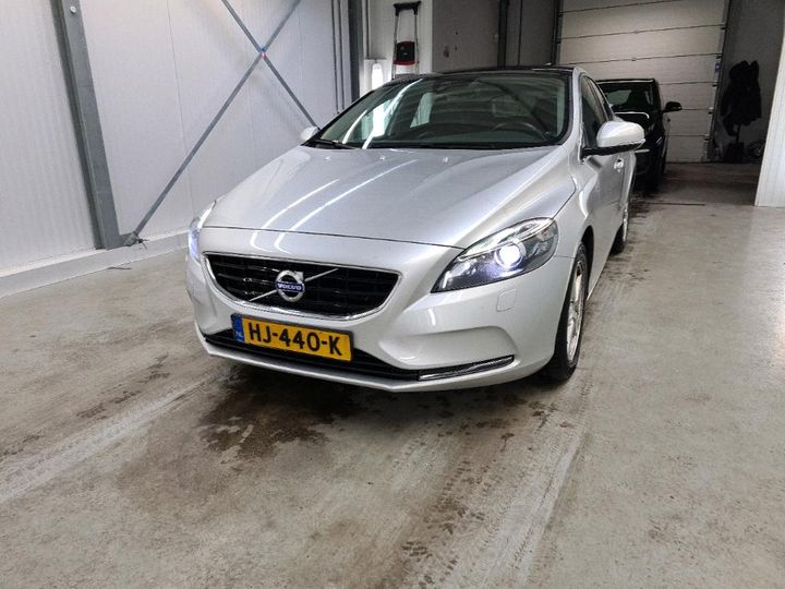 VOLVO V40 2015 yv1mv7431g2306638