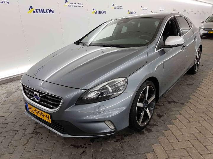 VOLVO V40 2015 yv1mv7431g2306674