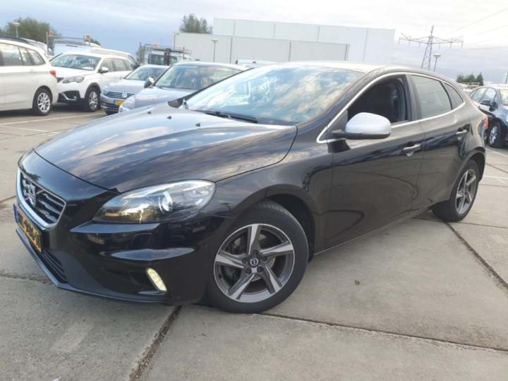 VOLVO V40 2015 yv1mv7431g2306949