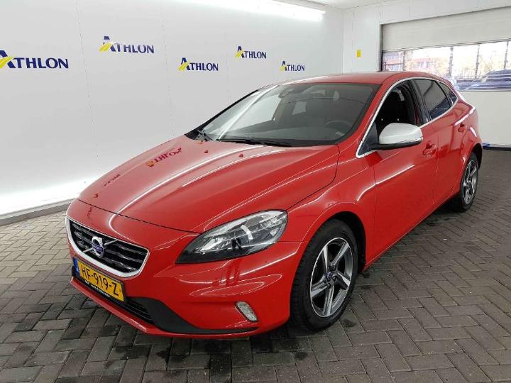 VOLVO V40 2015 yv1mv7431g2307021