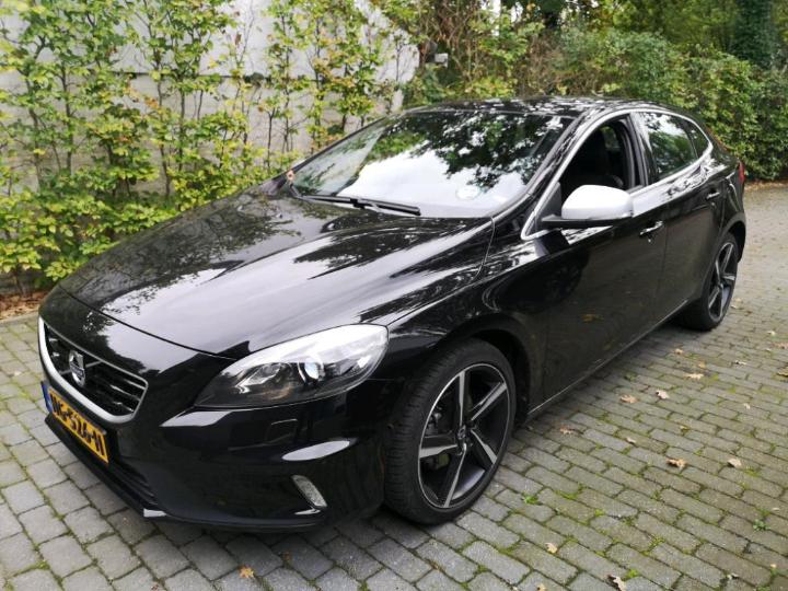 VOLVO V40 2015 yv1mv7431g2307129