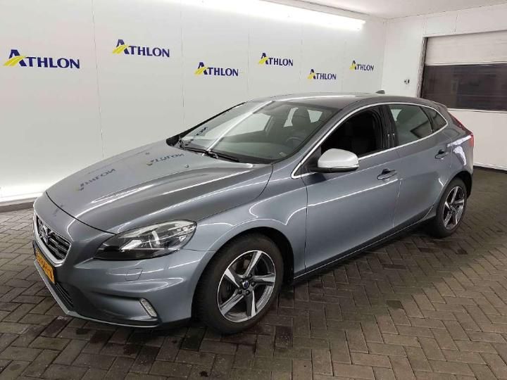 VOLVO V40 2015 yv1mv7431g2307307