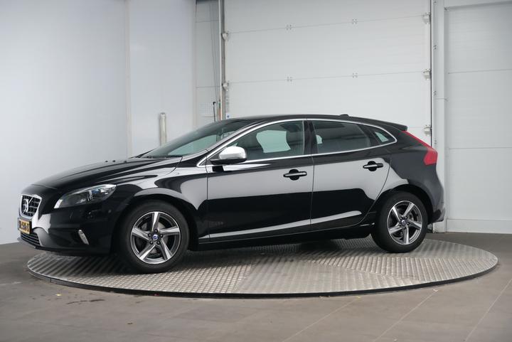 VOLVO V40 2015 yv1mv7431g2307510