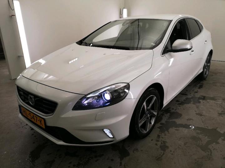 VOLVO V40 2015 yv1mv7431g2307516