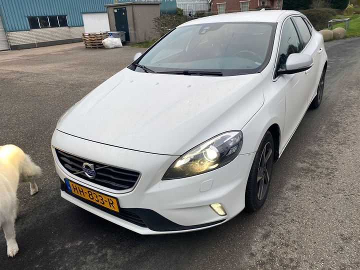 VOLVO V40 2015 yv1mv7431g2307580