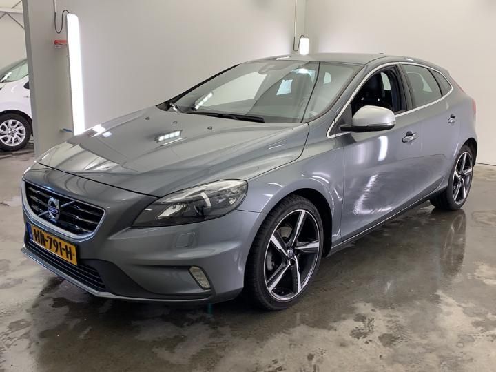 VOLVO V40 2015 yv1mv7431g2307677