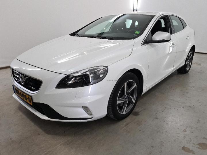 VOLVO V40 2015 yv1mv7431g2307920