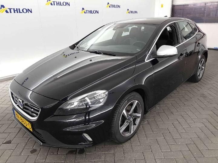 VOLVO V40 2015 yv1mv7431g2307953