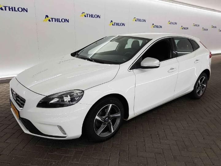 VOLVO V40 2015 yv1mv7431g2308216