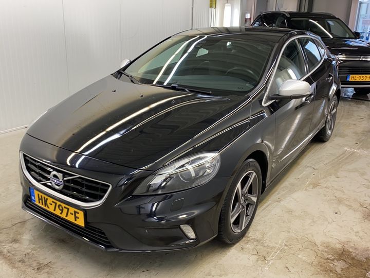 VOLVO V40 2015 yv1mv7431g2308403